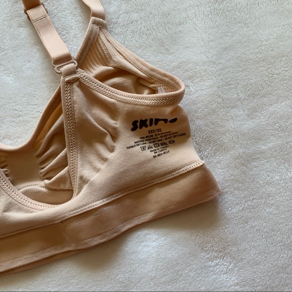 Skims Sculpting Bralette - Picture 6 of 8